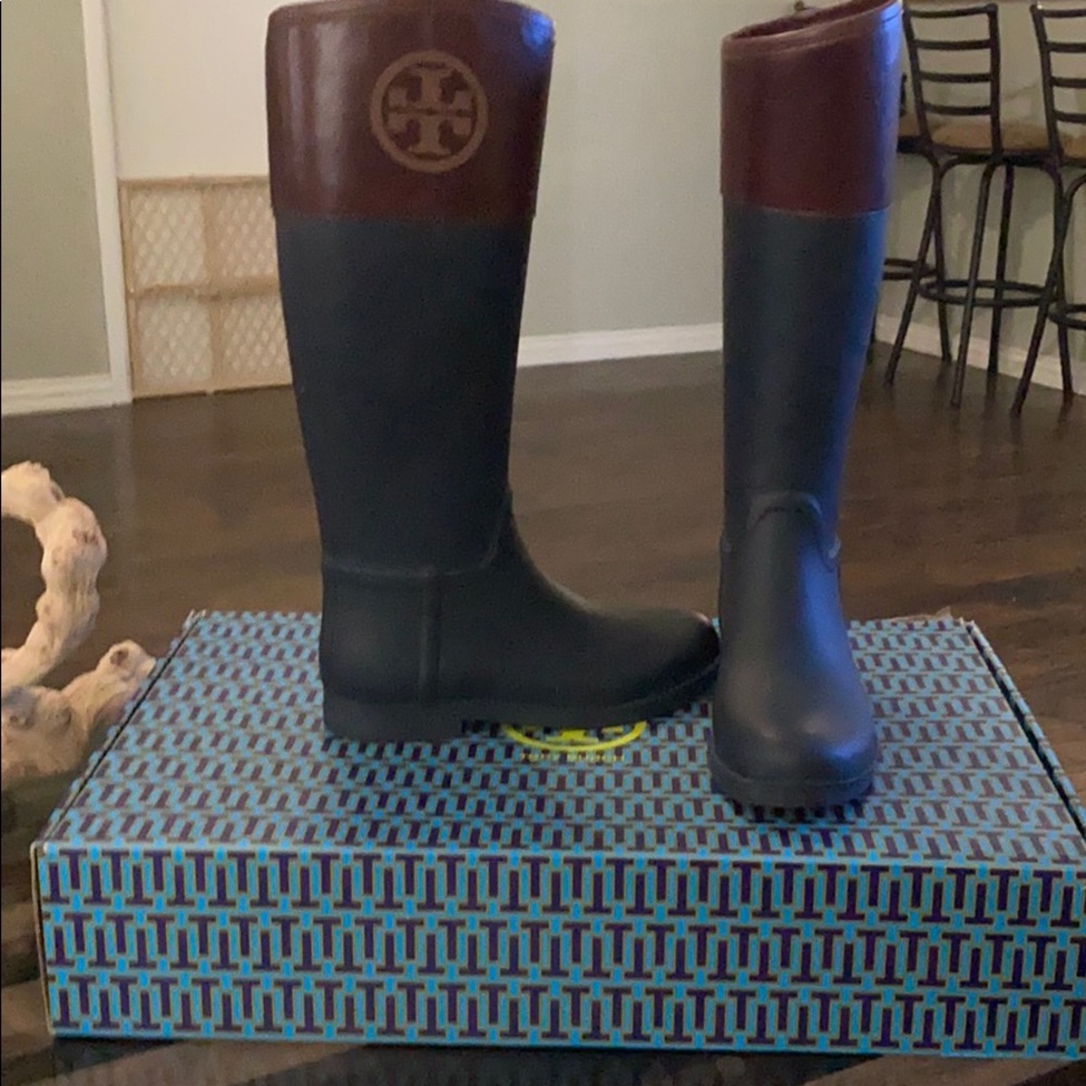Tory Burch rain boots size 8